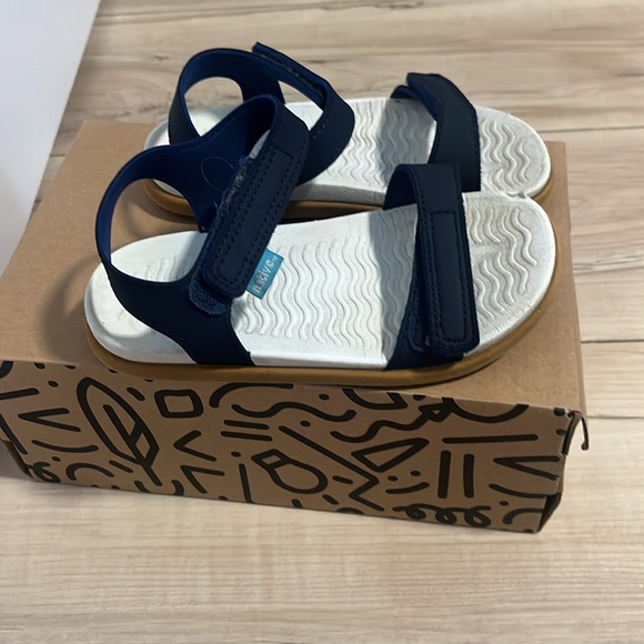 Native Charley Sandals Size 11 - Picture 2 of 6